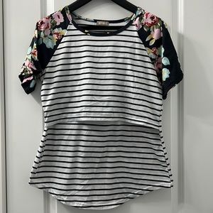 NIPINUS Raglan sleeve striped breastfeeding t-shirt